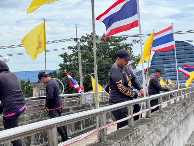 2-7-67 งานป้องกันและบรรเทาสาธารณภัย  ติดตั้ง ธงตราสัญลักษณ์งานเฉลิมพระเกียรติพระบาทสมเด็จ