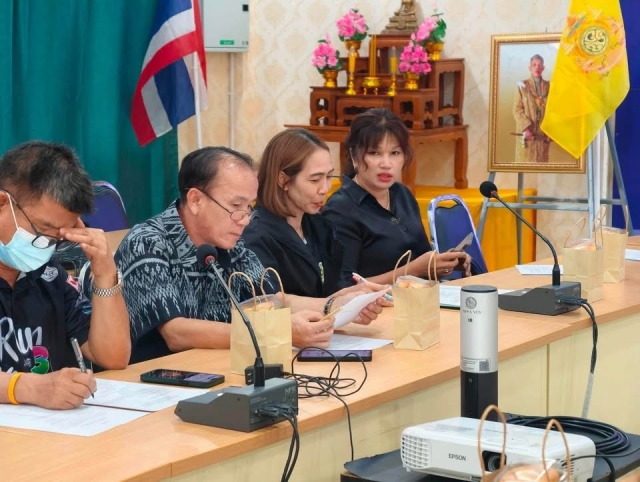 2-7-69 เข้าร่วมการประชุมปรึกษาหารือ เพื่อให้ได้มาซึ่งคณะกรรมการสภาวัฒนธรรมอำเภอสามร้อยยอด 