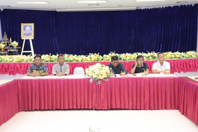 4-10-67 สมาชิกสภาเทศบาล พนักงานและเจ้าหน้าที่เทศบาลตำบลไร่เก่าให้การต้อนรับ พนักงานโอนย้าย