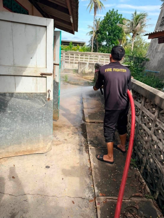 7-7-69 ปฏิบัติการฉีดล้างทำความสะอาดบริเวณโดยรอบวัดสามร้อยยอด