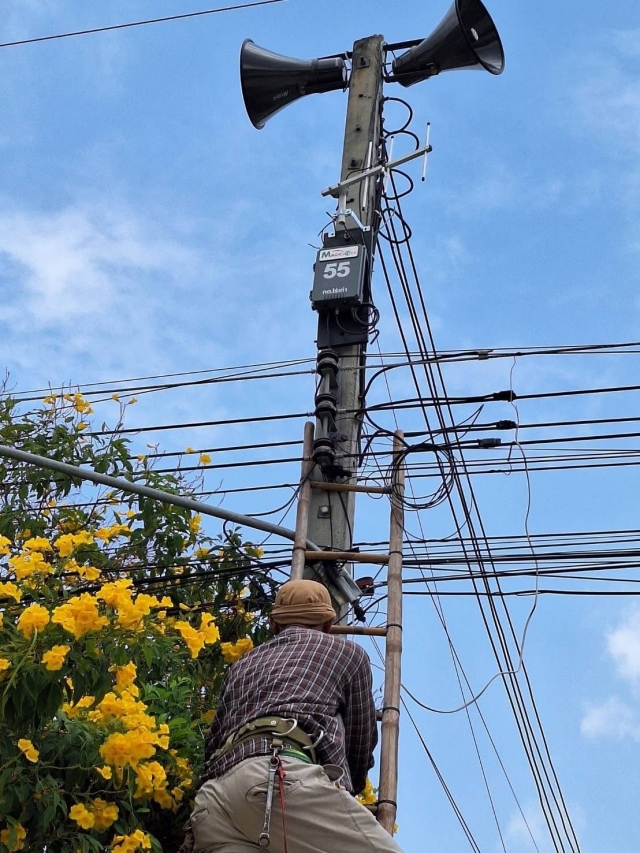 9-2-69 ติดตั้งลำโพงเสียงไร้สาย จุดที่ 55 บริเวณห้องแถวช่างถวิล ชุมชนบ้านตาลเจ็ดยอด