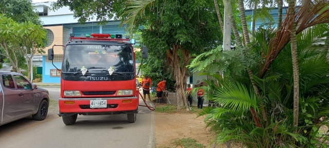 9-9-67 งานป้องกันและบรรเทาสาธารณภัย   ย้ายถังภัยแล้ง ม.4 ต.ศาลาลัย ล้างพื้นโรงเรียนตาลเจ็ดยอด