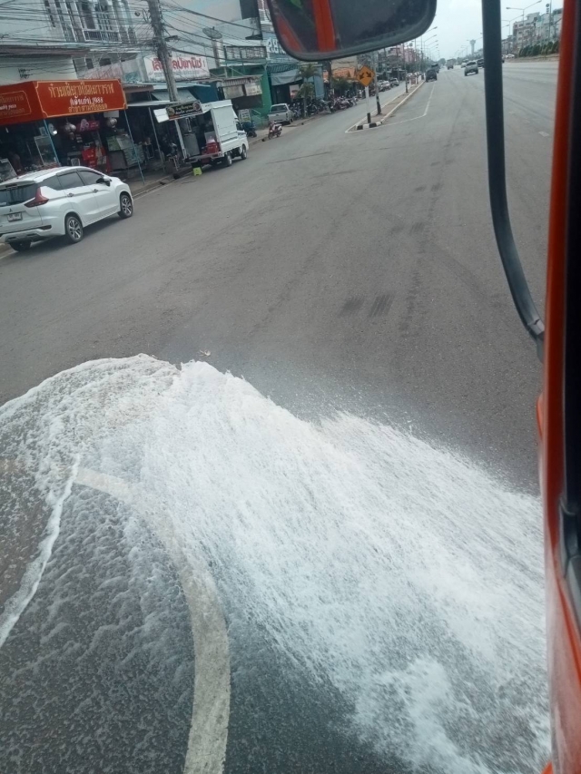 10-2-66 งานป้องกันฯ ดำเนินตการล้างถนนหน้าตลาด