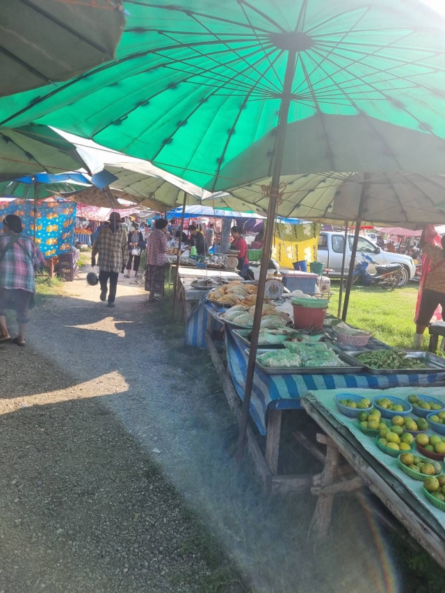 12-2-67 งานสาธารณสุขฯ ตรวจให้คำแนะนำร้านค้าในตลาดเปิดท้าย
