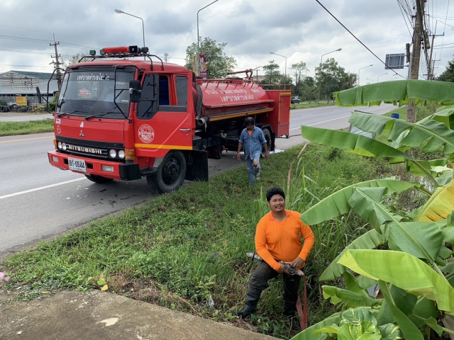 15พย.65 งานป้องกันและบรรเทาสาธารณภัยดันท่อน้ำ บริเวณ อู่มอร์เตอร์ไซค์ช่างหนู  ม.5 ชุมชนวัดศาลาลัย