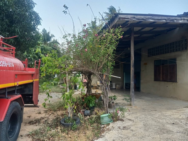 18-4-66 งานป้องกันฯ ส่งน้ำตามคำร้อง