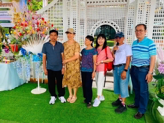 21-7-69 ร่วมทำบุญหล่อเทียนเข้าพรรษาถือเป็นการสืบสานประเพณีอันดีงามของไทย 