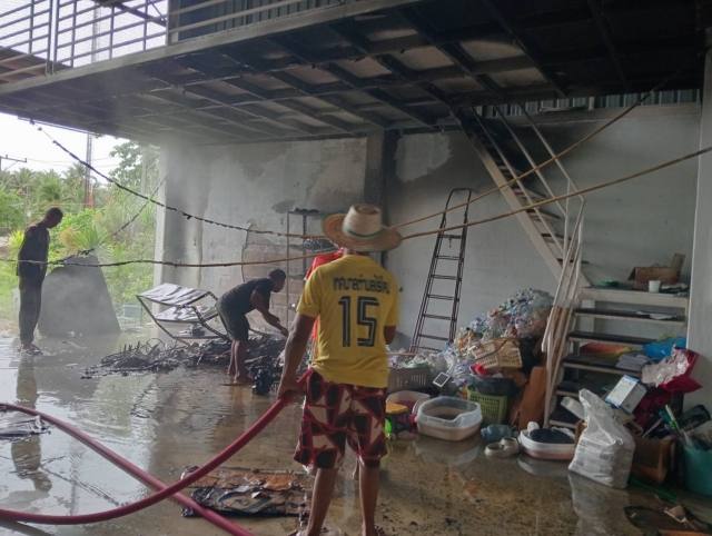 25-5-67 งานป้องกันฯ สนับสนุนรถน้ำดับเพลิงไหม้บ้านข้างธนาคารกสิกร เขตเทศบาลตำบลไร่ใหม่