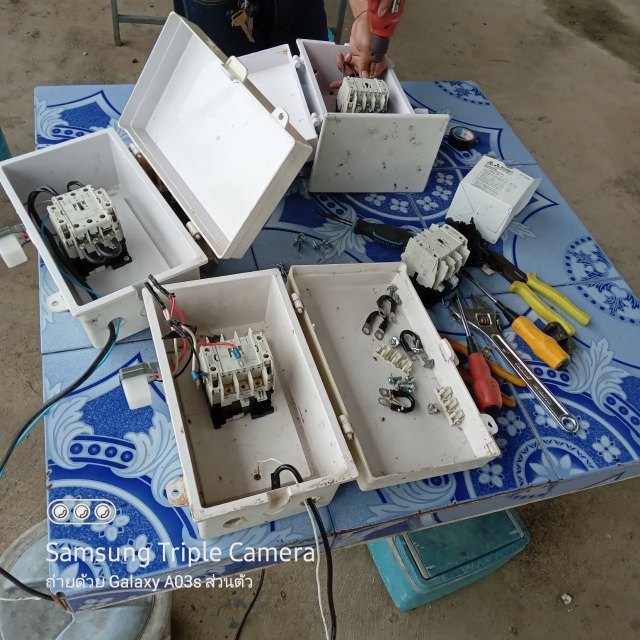 27กย65ซ่อมไฟฟ้าสาธารณะบริเวณเทศบาลตำบลไร่เก่าซอย16