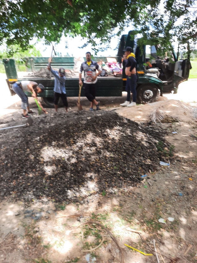 28-6-66 งานป้องกันฯ ร่วมกับกองช่าง ซ่อมถนนในพื้นที่